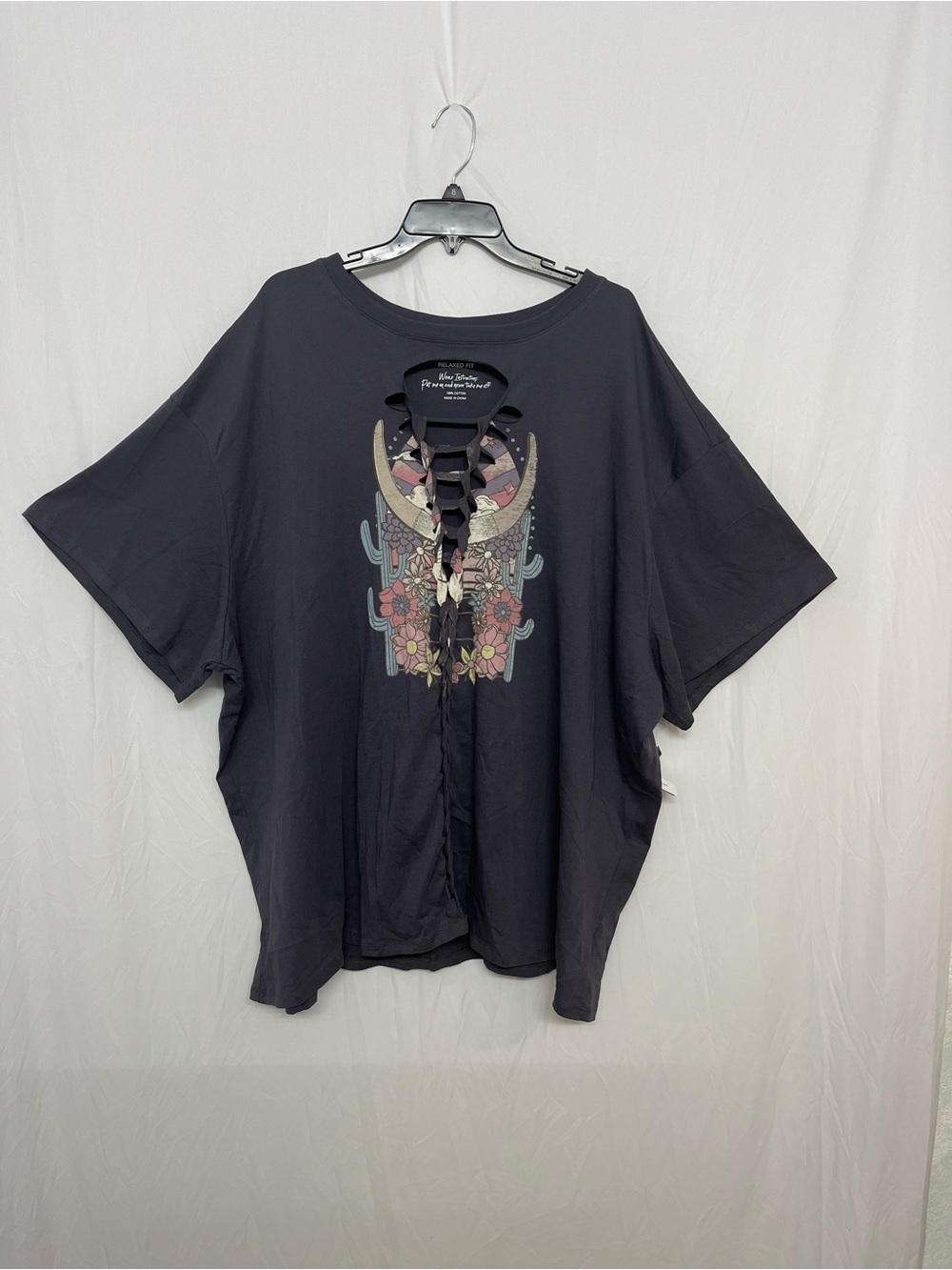 torrid Black Graphic Lace-Back Short Sleeve Tee